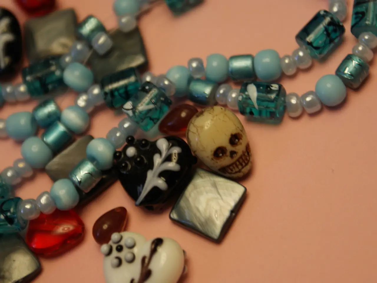 Kyanite Mineral Examined: Its Properties and Uses Explored