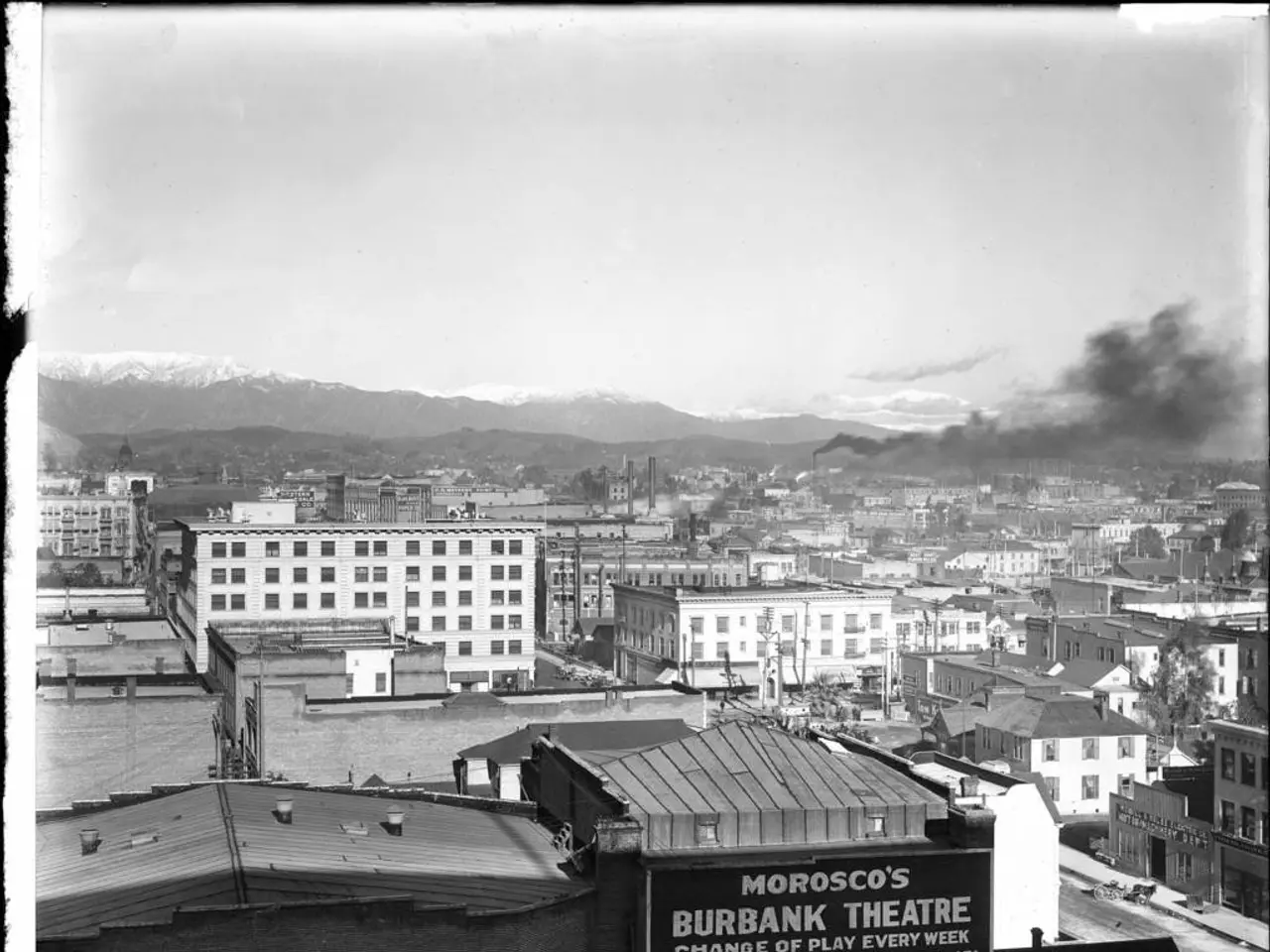 Industrious part of Sharjah engulfed in flames