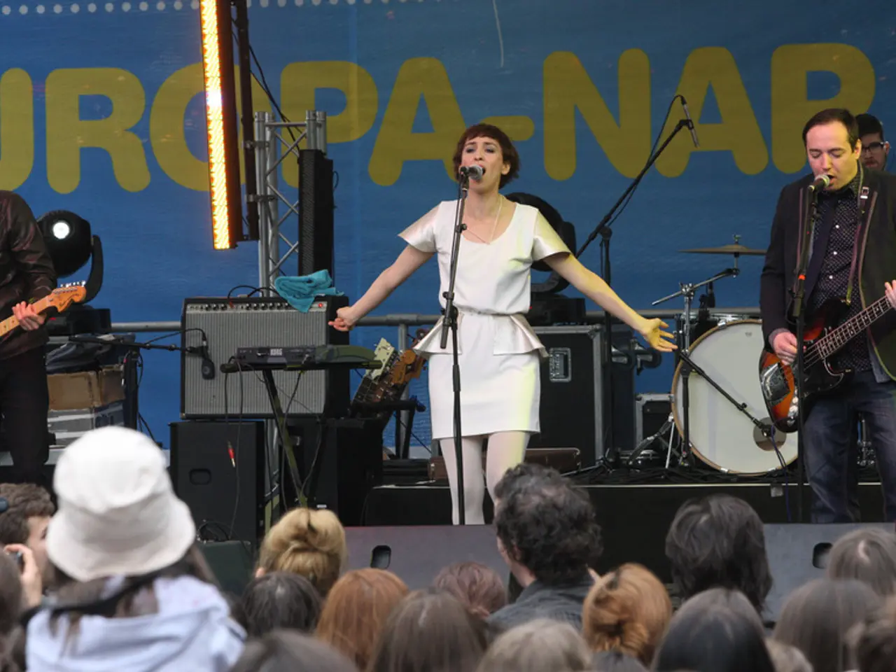 In a first for Osnabrück, Marina Maximilian performs a diverse musical journey, spanning pop, jazz,...