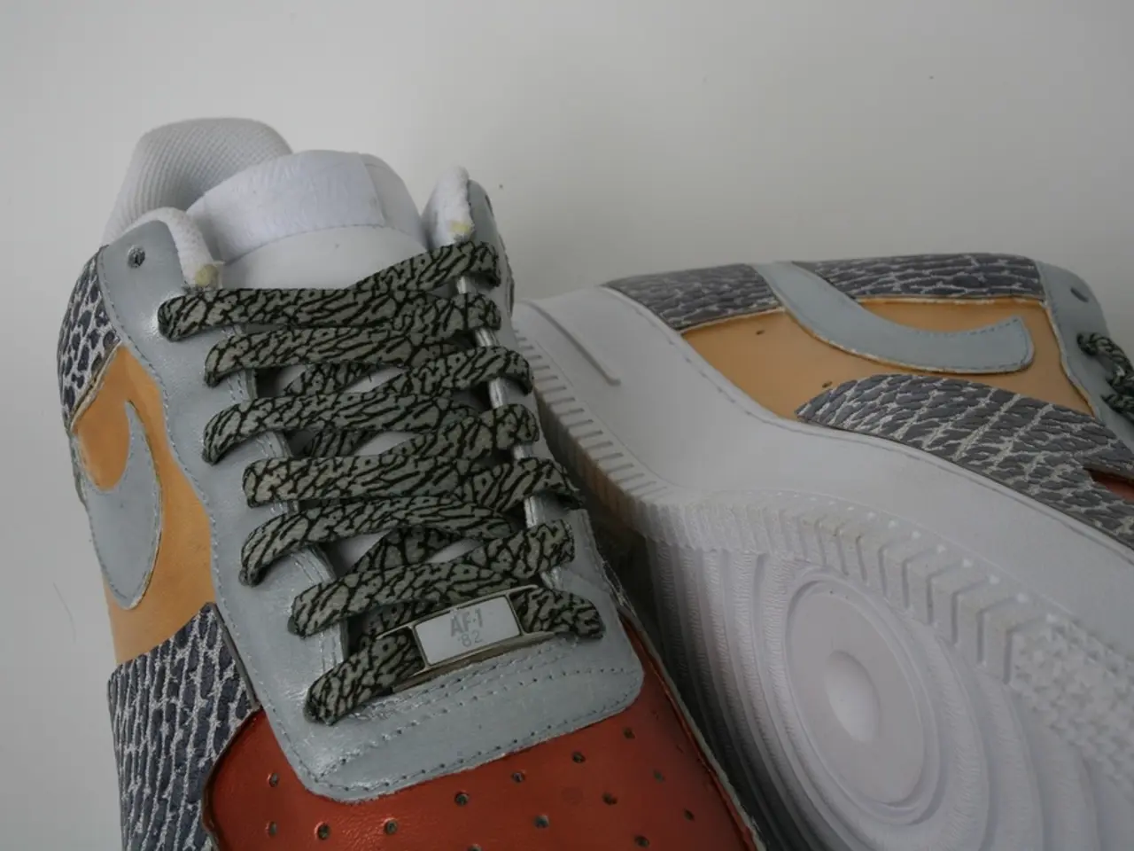 Julia Roberts recently donned a more functional iteration of the affordable footwear that Kate...