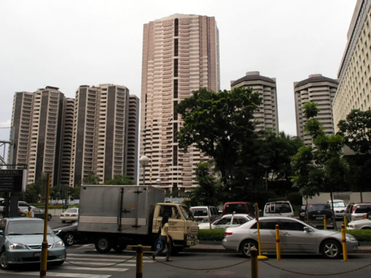 Young female aged 21 is seriously injured following a collision with a vehicle in Maili.