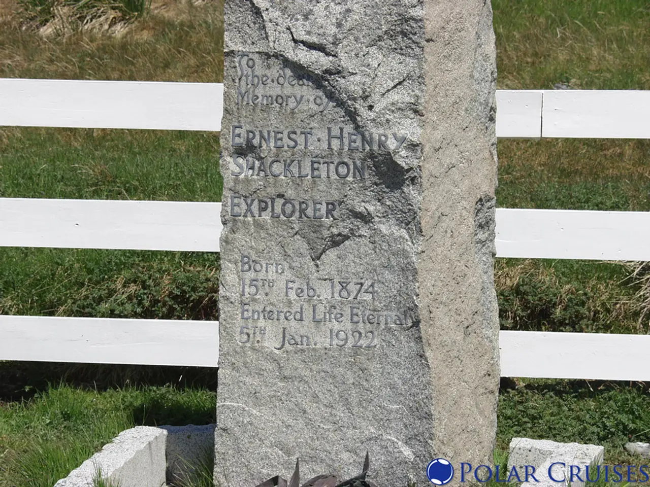 Woodstock Residence of B-52s Vocalist, Kate Pierson, Posts for Sale as Artistic Sanctuary