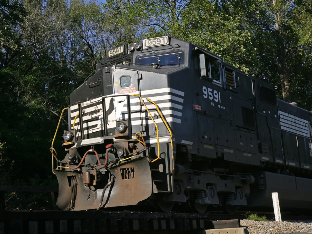 Unemployment in the nation exceeds 300,000 people