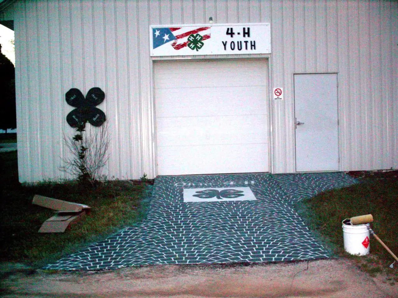 Design Specialists Reveal 10 Vibrant Color Combinations That Add Depth to White Interiors Without...