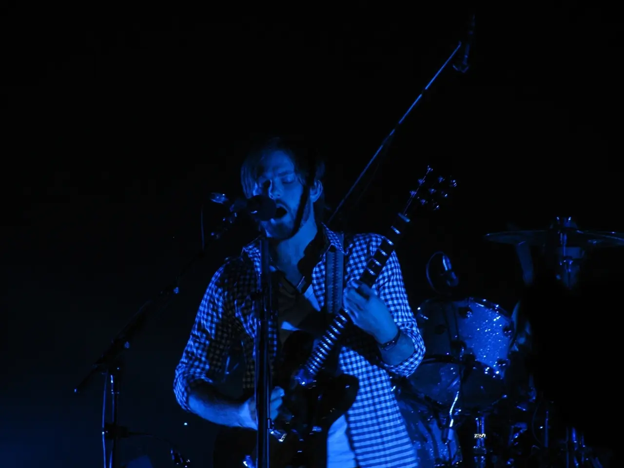 Justin Bieber Sets Midnight Launch for His New Album 'Swag II'