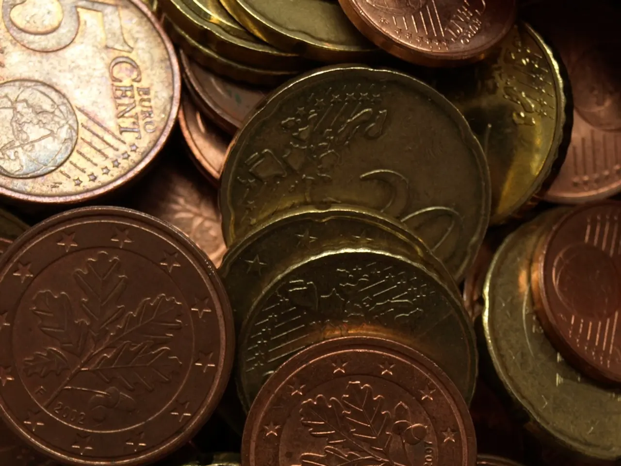 Bitcoin resists Arthur Hayes' prediction, maintaining stability above $114K with remarkable...