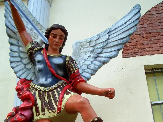 Administration revives contentious sculpture under Trump leadership