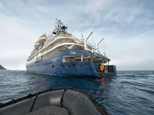 "The ship's bin disposal system functions effectively"