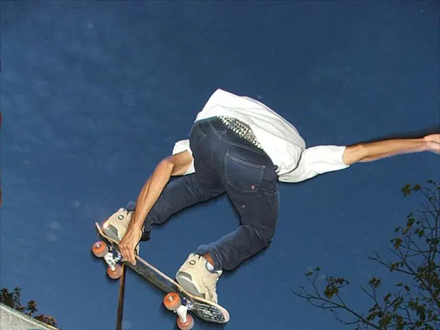 Damage Reported at Skatepark Oberasbach: Police Seek Witnesses for Investigation