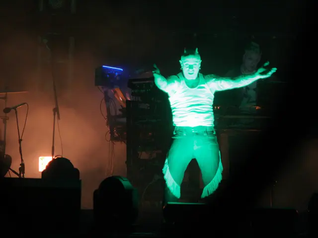 Fleeing man depicted in trailer for acclaimed Cannes film The Secret Agent, starring Wagner Moura