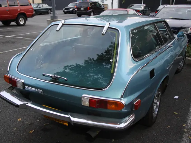Thief targets vehicles parked in supermarket parking areas, making off with belongings