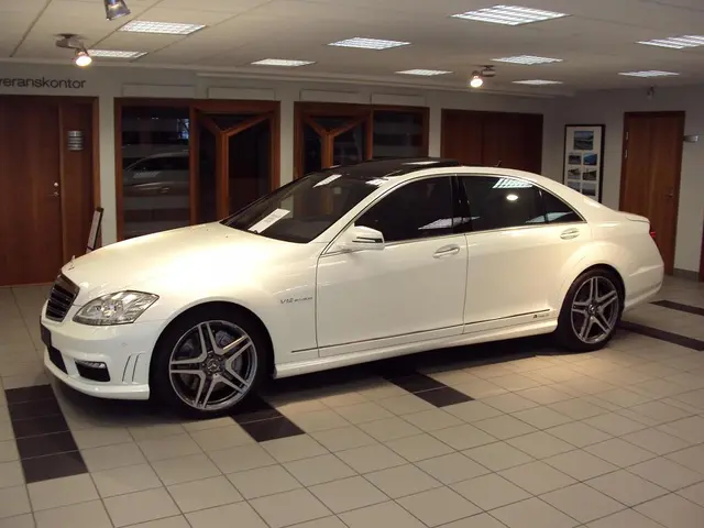 Unsuccessful break-in at a garage