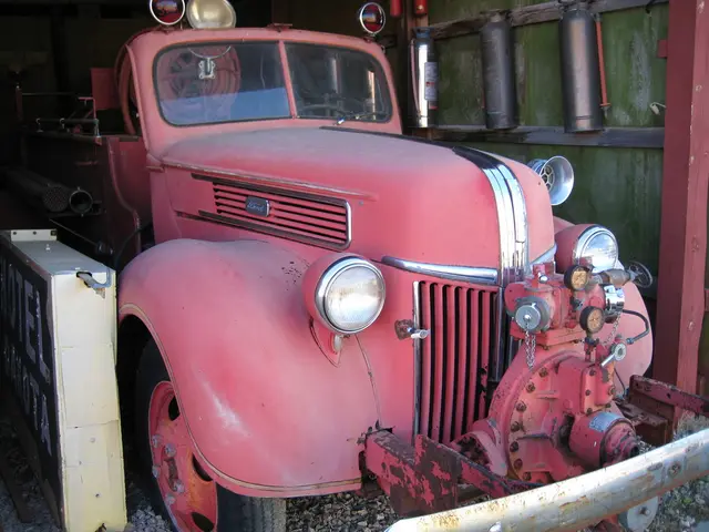 Garage Fire in Dortmund-Hostedde Wreaks Havoc, Leaves Several Vehicles in Ruins