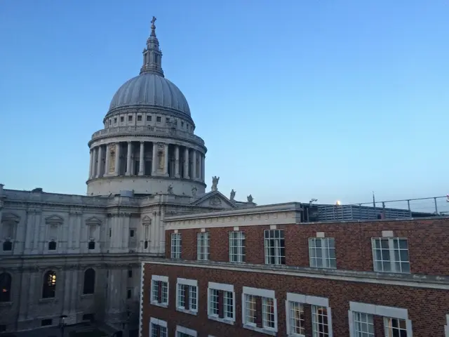 Planetarium Bochum: A Globe, the Heavens, the Constellations, the Cosmic Vortex, the Stargazing...