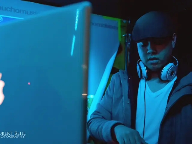 Sleek and stylish: GhostBSD 25.02 sports a macOS-like "Gershwin" desktop design