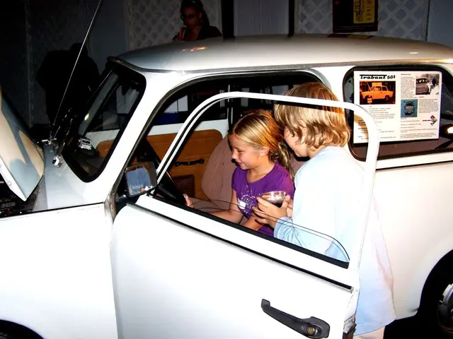 Drivers are issued a warning for improper usage of child safety seats, facing potential penalties