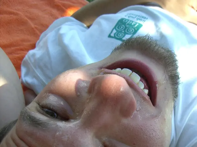 Unmasking Deceitful Individuals: Techniques for Exposing Pathological Liars