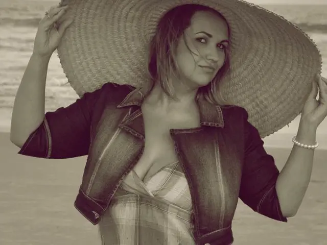 Elderly female corpse discovered in Barakaldo estuary, aged 88.