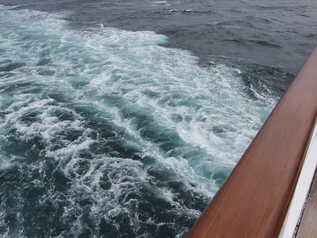 Accident on Middelland Canal: Two Inland Waterway Vessels Collide near FW Hannover