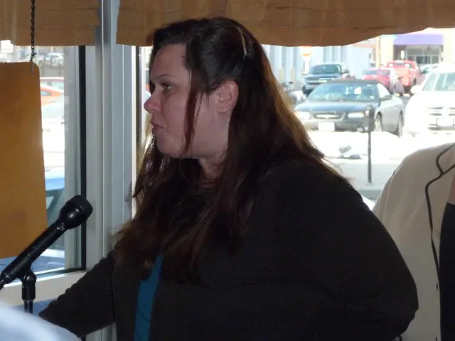 Shopper in Siegen Abands Child in Parked Vehicle During Shopping Excursion