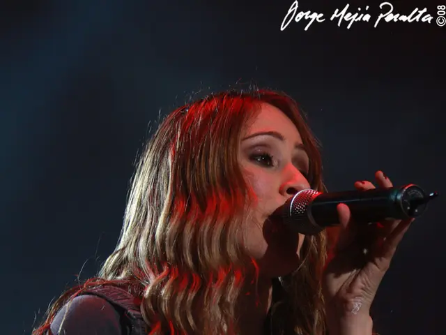 Singer Ava Max astonishes medical professionals as her vocal cords mysteriously regenerate in just...