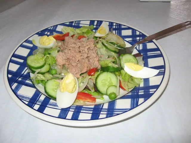 Preparing a Delicious French Omelet: Expert Methods Revealed