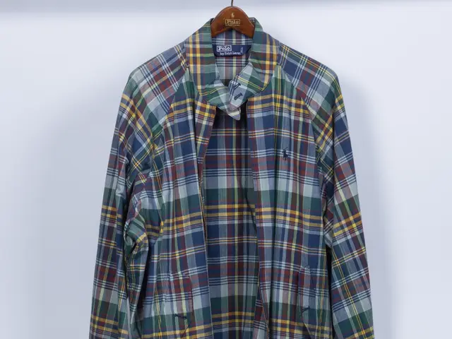 Attempted rape in Midtown: Additional photos of the suspect who assaulted a salon worker in a nail...