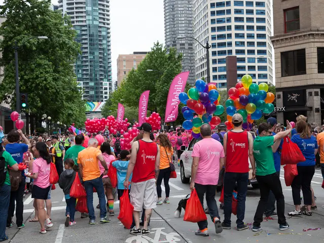 Urban Crime: City Tram Pickpocket Pulls Off Successful Heist