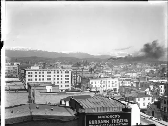 Building materials ablaze produce significant smoke accumulation