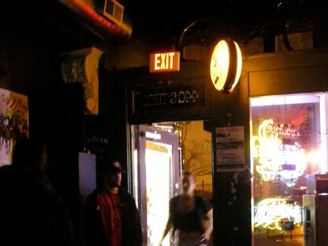 Collapse in the Jewelry Industry: Political Issues at Play