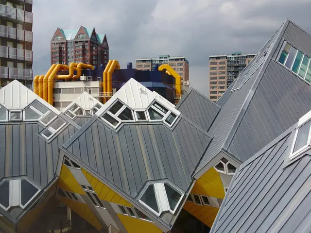 Persistent heat and high humidity persist nationwide in the United Arab Emirates weather report