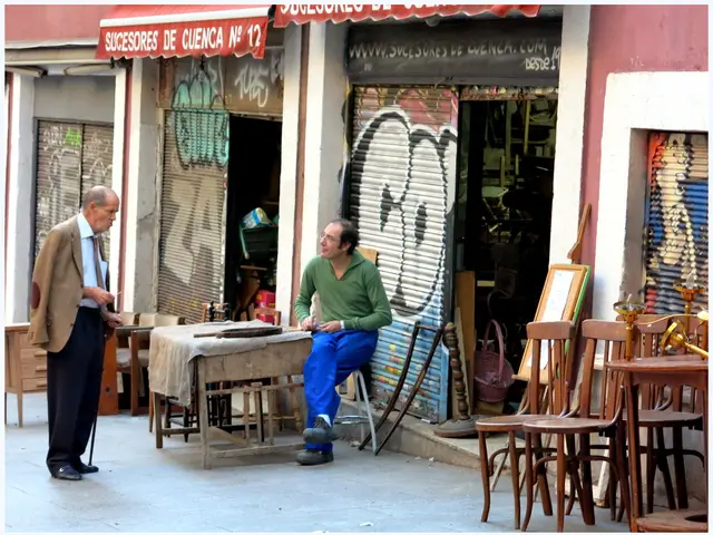 Item with a width surpassing 30 centimeters