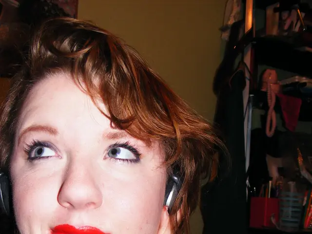 Bank Worker's Vigilance Thwarts Potential Financical Scam