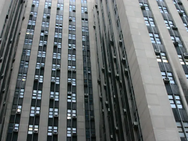 investigate the suitability of heat pumps for older residences, soliciting opinions from industry...