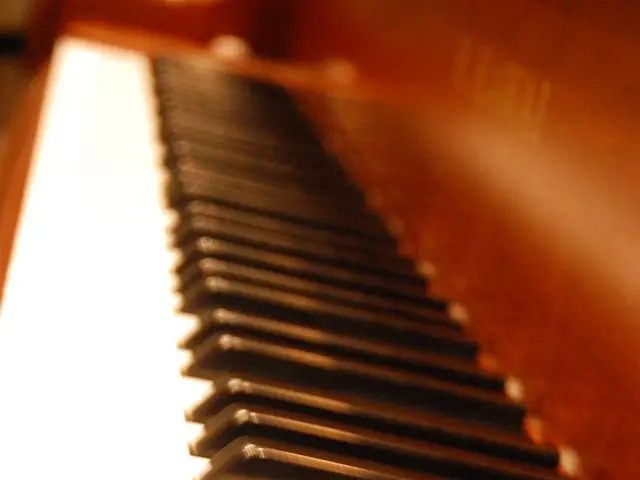 Jonas Kaufmann awarded "Golden Johann Strauss" at Marchfelderhof gala event