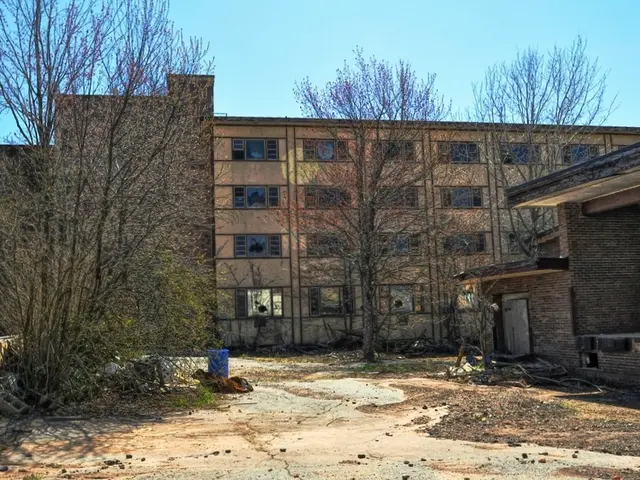 Managing customer satisfaction: strategies for maintaining user happiness during system...